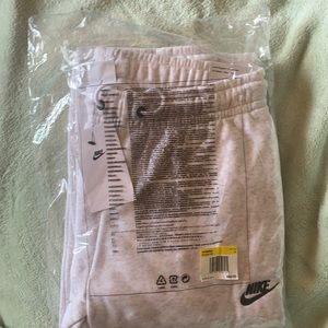 Nike Fleece Pant Essentials Collection